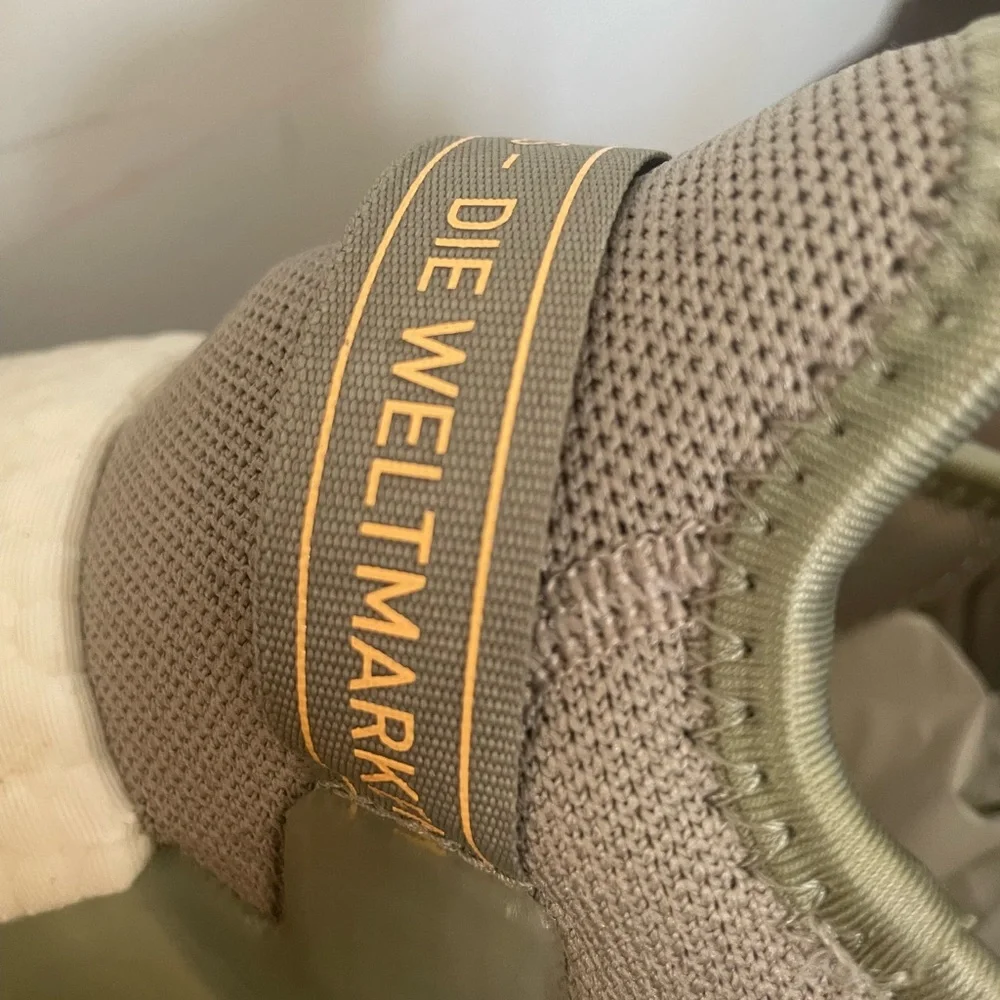 ADIDAS NMD_R1 V2 SHOES SIZE 12